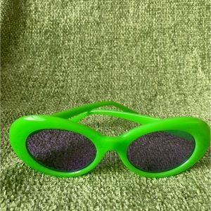 NEW GREEN CLOUT SUNGLASSES